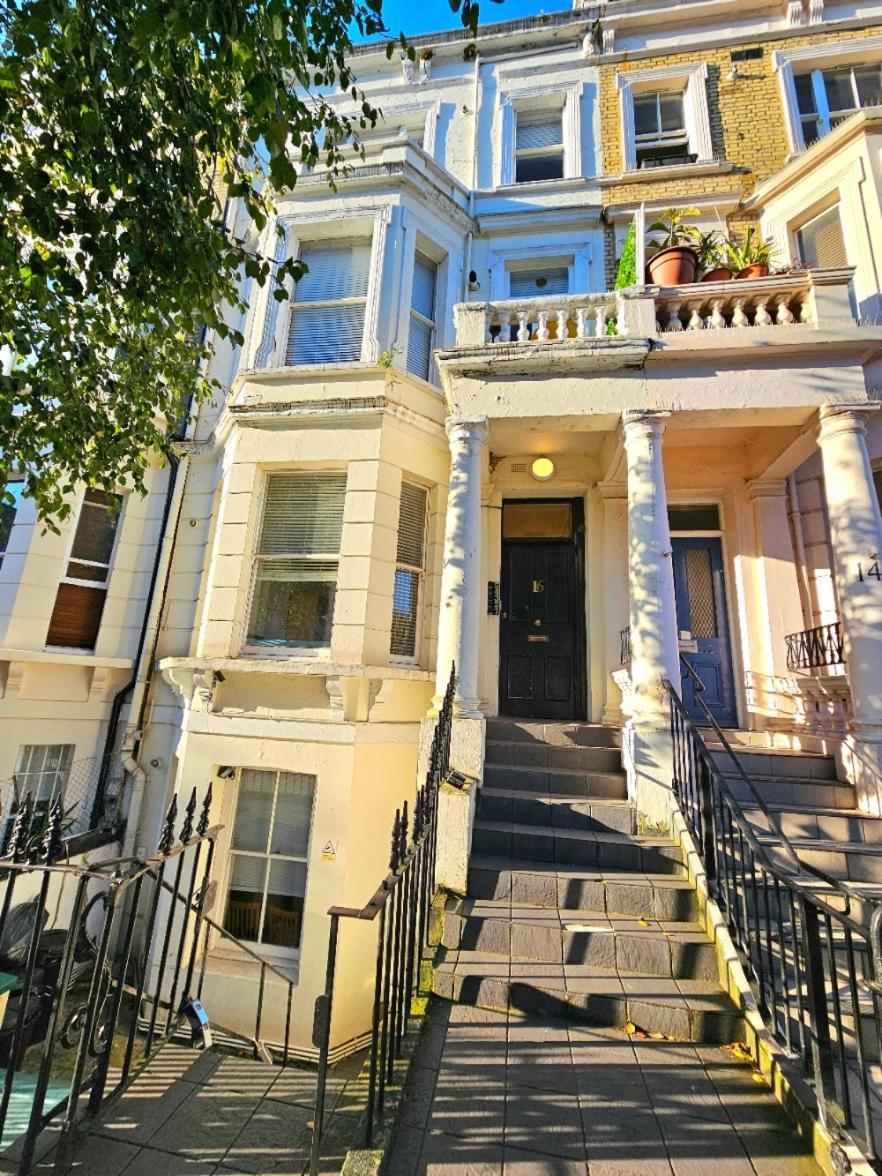 Spacious & Cosy 2 Bedroom Home Plus 2 Sofa-Beds With Private Entrance And Back Patio, 3 Min Walk To Earl'S Court Station لندن المظهر الخارجي الصورة