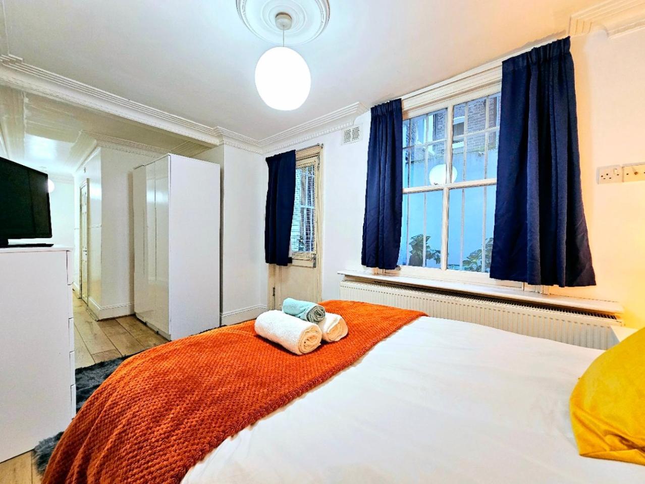 Spacious & Cosy 2 Bedroom Home Plus 2 Sofa-Beds With Private Entrance And Back Patio, 3 Min Walk To Earl'S Court Station لندن المظهر الخارجي الصورة