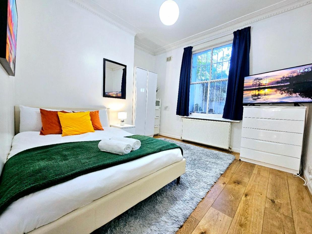 Spacious & Cosy 2 Bedroom Home Plus 2 Sofa-Beds With Private Entrance And Back Patio, 3 Min Walk To Earl'S Court Station لندن المظهر الخارجي الصورة
